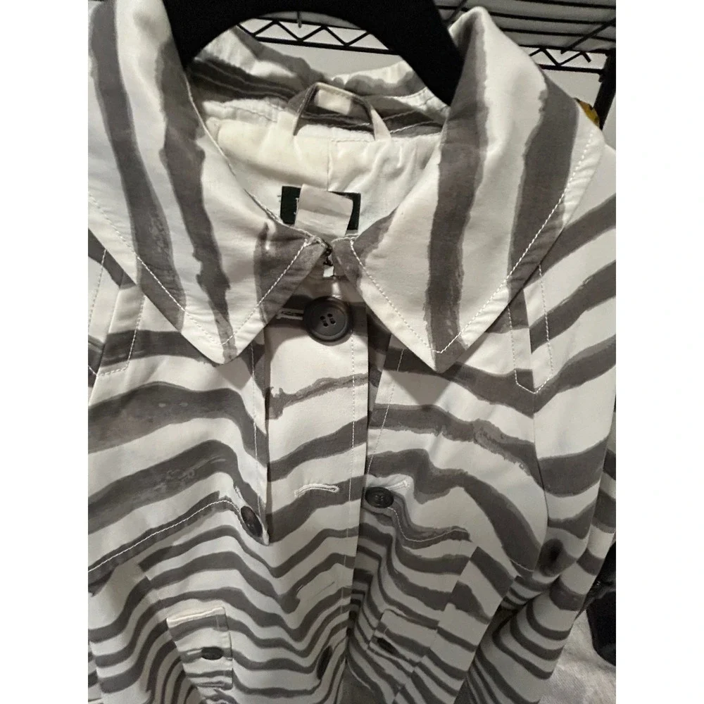 J.Crew Zebra Print Trench Jacket White Grey Button‎ Front Raglan Sleeve Coat